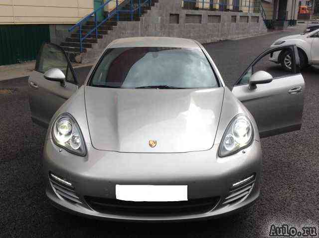 Porsche Panamera 4, 2011 