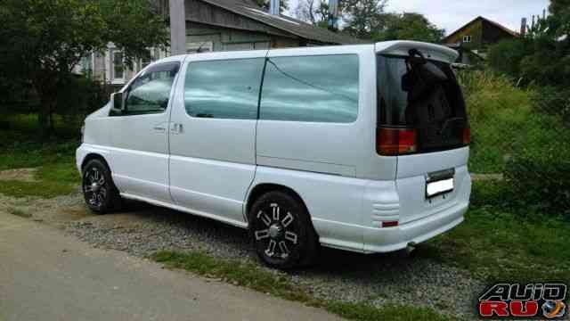 Nissan Elgrand, 2001 