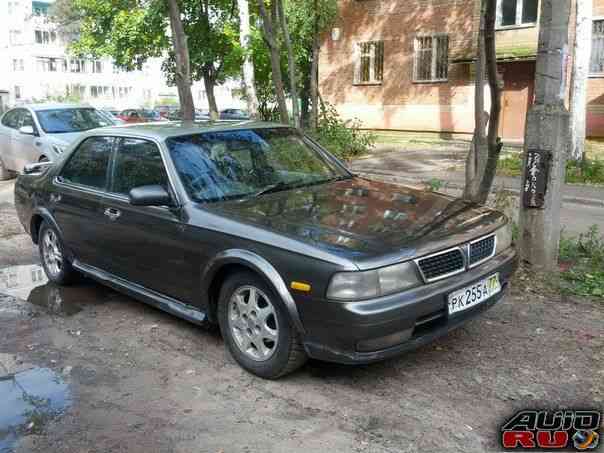 Nissan Laurel, 1993 