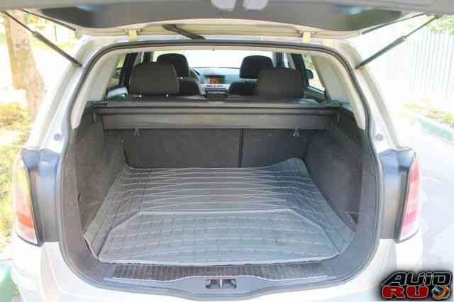 Opel Astra, 2010 