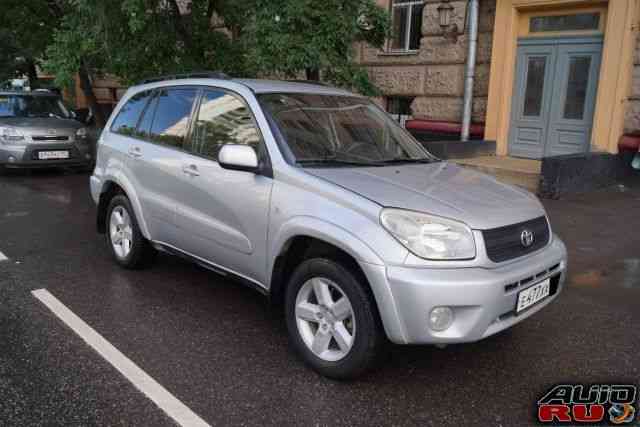 Toyota RAV4, 2004 