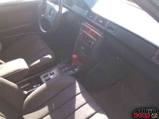 Mercedes-Benz W124, 1988 фото-1 Mercedes-Benz W124, 1988 фото-1