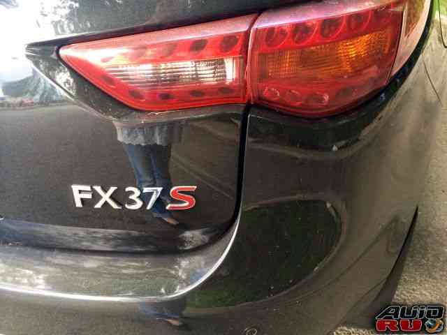 Infiniti FX37, 2010 