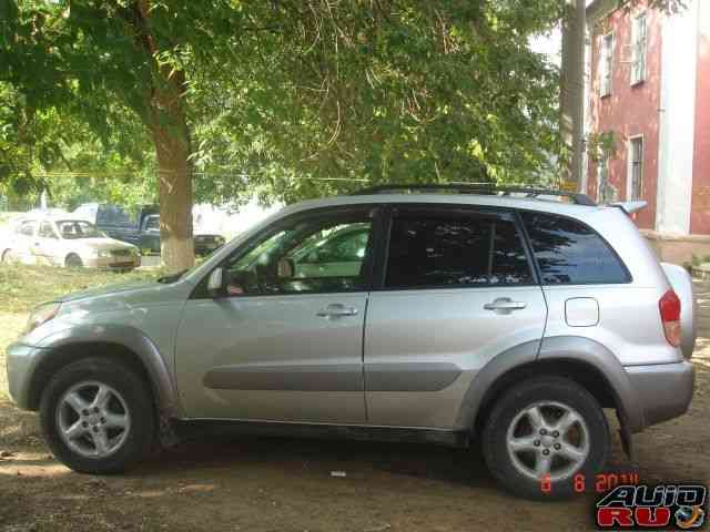 Toyota RAV4, 2001 