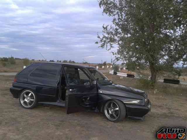 Volkswagen Golf, 1990 