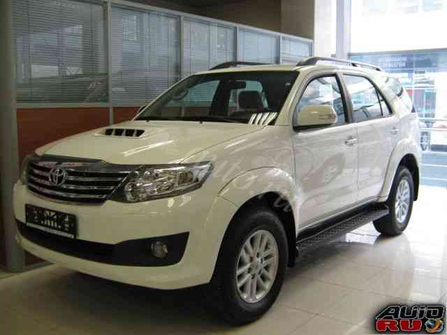 Toyota Fortuner, 2011 