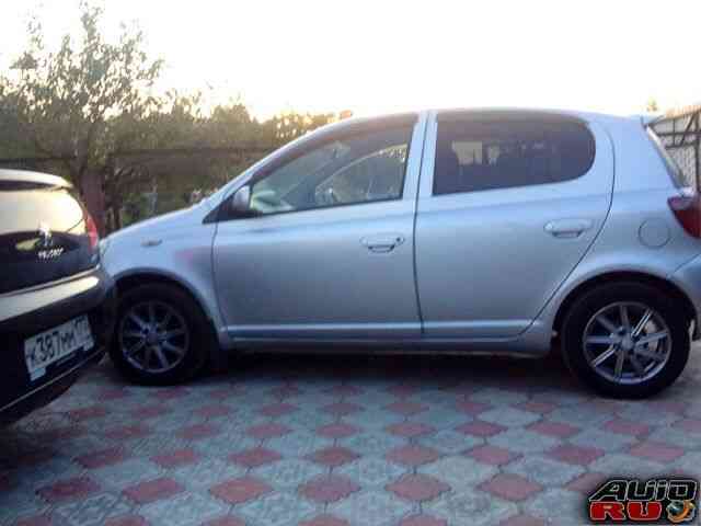 Toyota Vitz, 2000 