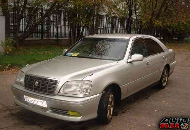 Toyota Crown, 2000 