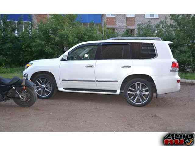 Lexus LX, 2009 