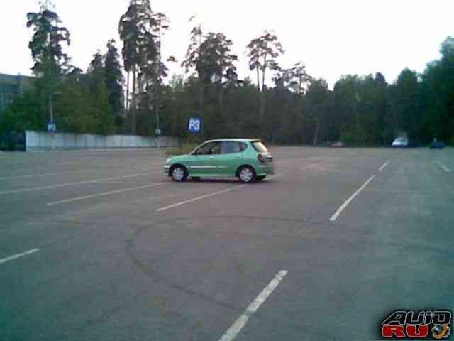 Daihatsu Sirion, 2001 