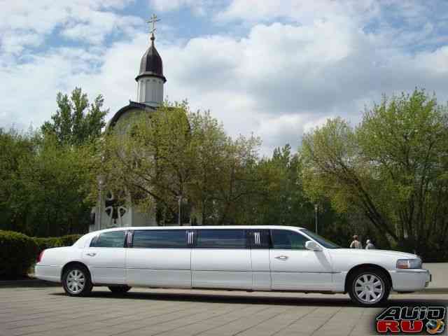 Lincoln Town Car, 2004 