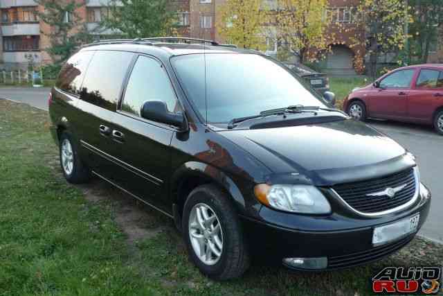 Chrysler Town & Country, 2004 