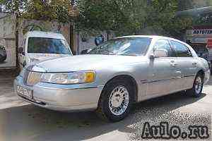 Lincoln Town Car, 2002