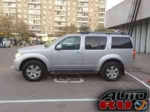 Nissan Pathfinder, 2005