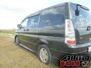 Nissan Serena, 2003