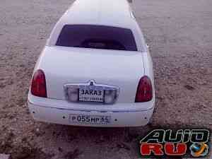 Lincoln Town Car, 2000
