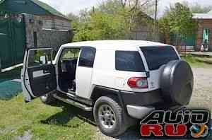 Toyota FJ Cruiser, 2012