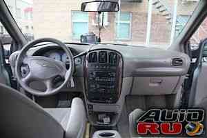 Chrysler Town & Country, 2003