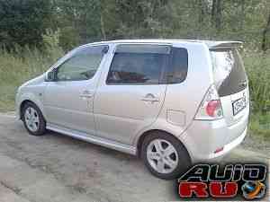 Daihatsu YRV, 2000