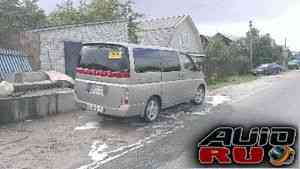 Nissan Elgrand, 2002