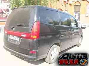 Nissan Serena, 2001