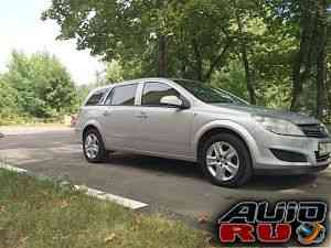 Opel Astra, 2011