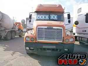 Freightliner FLC 2000 год