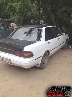 Toyota Carina, 1990