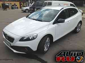 Volvo V40 Cross Country, 2013