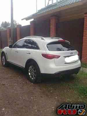 Infiniti FX35, 2010