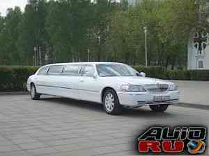 Lincoln Town Car, 2004