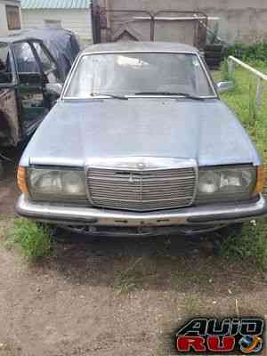 Мерседес-Бенс W123, 1983