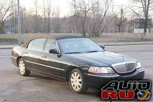 Lincoln Town Car, 2004