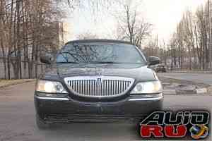 Lincoln Town Car, 2004