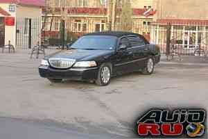 Lincoln Town Car, 2004