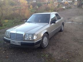 Mercedes-Benz W124, 1989