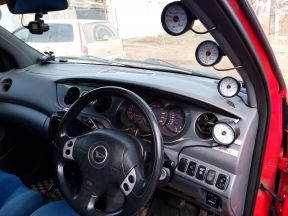 Daihatsu YRV, 2001