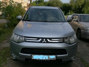 Mitsubishi Outlander, 2012