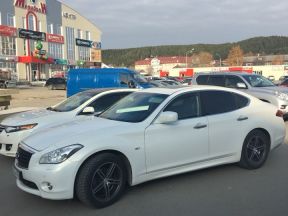 Infiniti M37, 2011