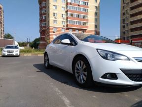 Opel Astra GTC, 2013