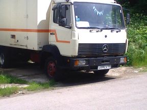 Mercedes-Benz 814