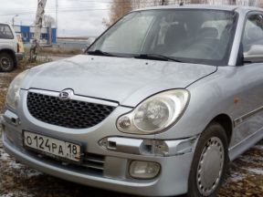 Daihatsu Sirion, 2004