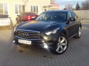 Infiniti FX50, 2010