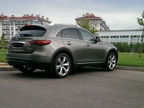 Infiniti FX35, 2009