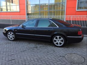 Audi S8, 2000