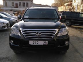 Lexus LX, 2010