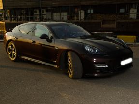 Porsche Panamera GTS, 2012