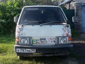 Nissan Vanette, 1989