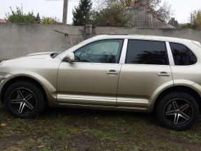 Porsche Cayenne, 2004