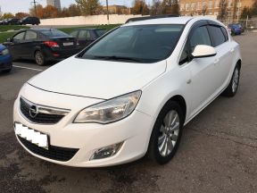 Opel Astra, 2011